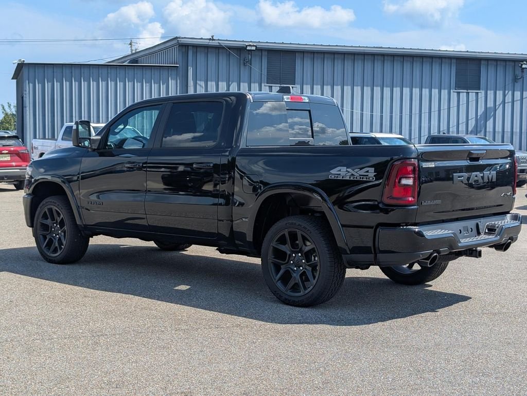New 2026 Diamond Black Crystal Pearl-Coat Exterior Paint RAM Laramie image 36