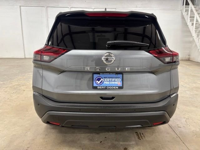 Used 2021 Gray Nissan S image 6