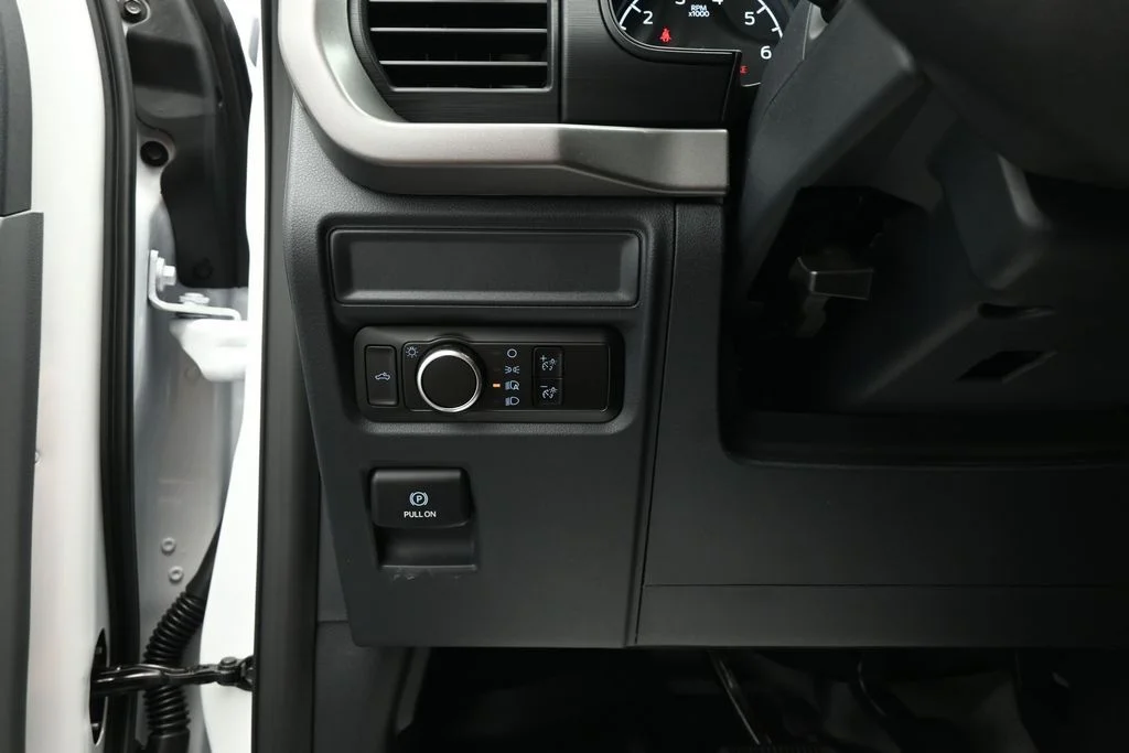 New 2026 Oxford White Ford XL image 11