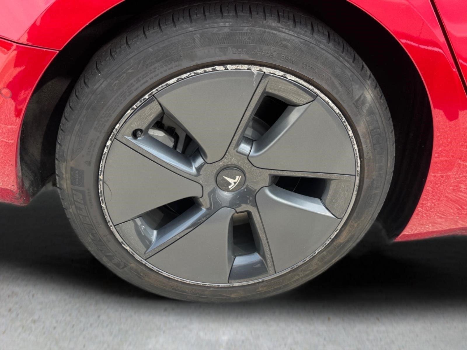 Used 2022  Tesla Long Range image 15