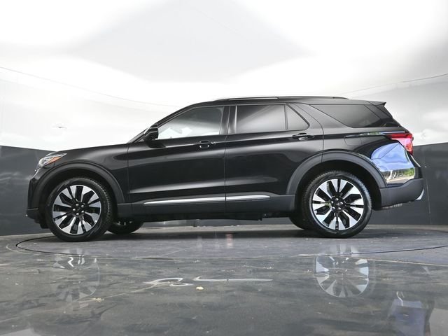 Used 2025 Black Metallic Ford Platinum image 40