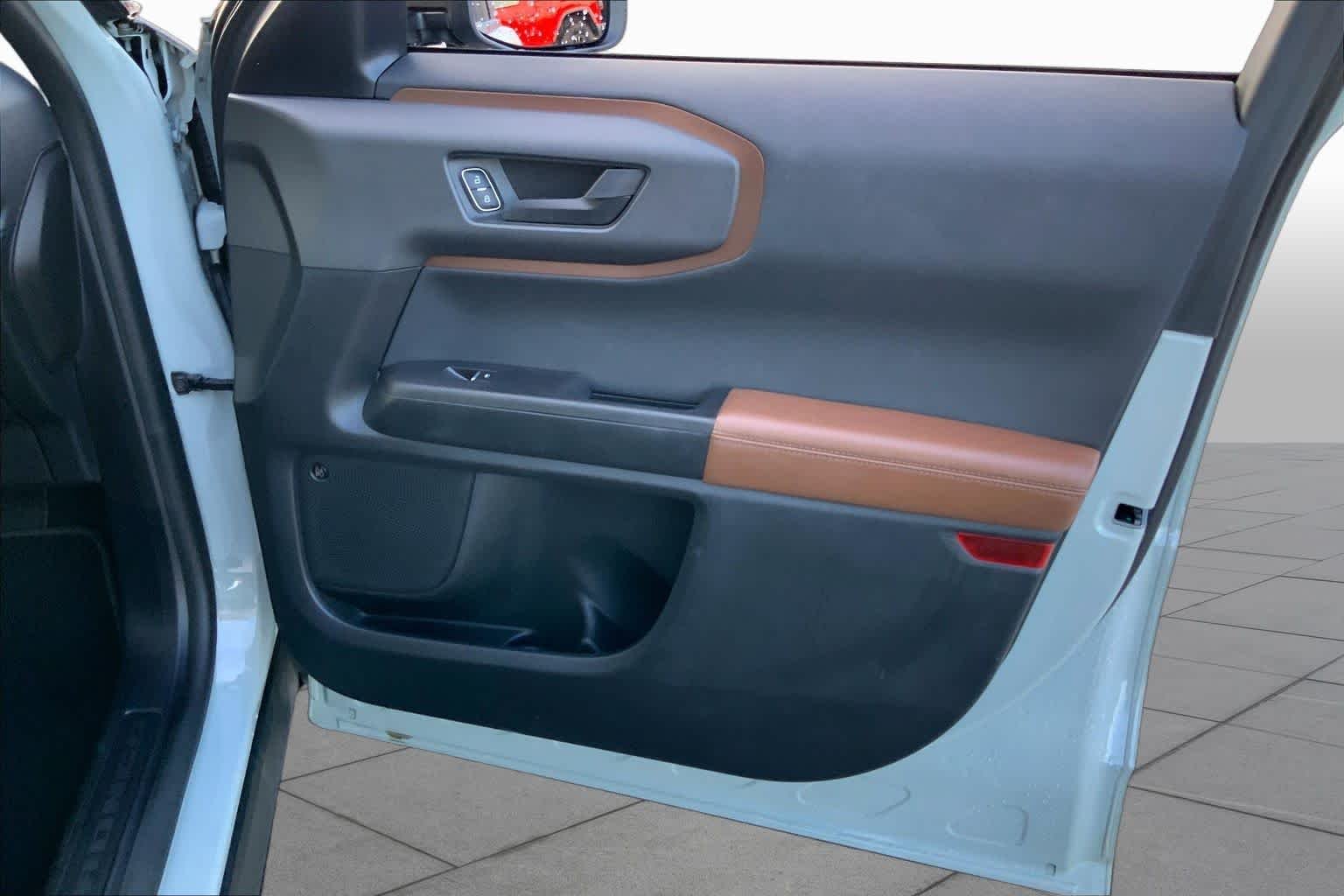 Used 2022 Cactus Grey Ford Badlands image 22