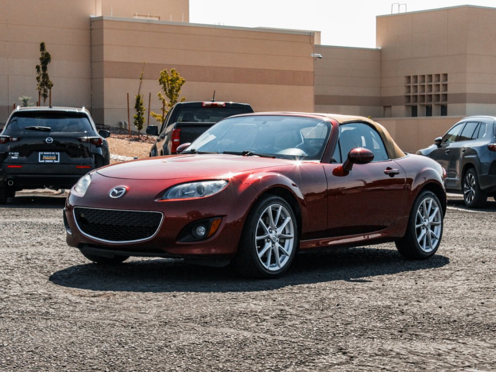 Used 2010 RED Mazda  image 1