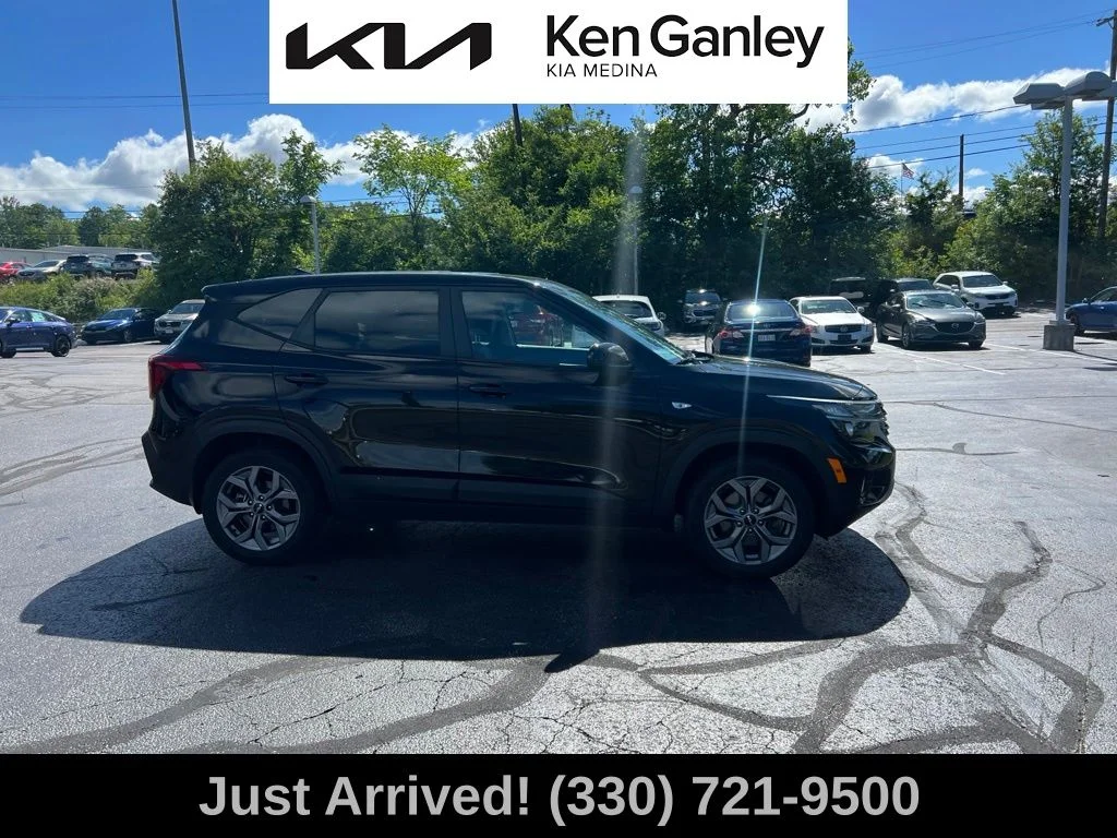 Certified Used 2024 Black Kia LX image 4