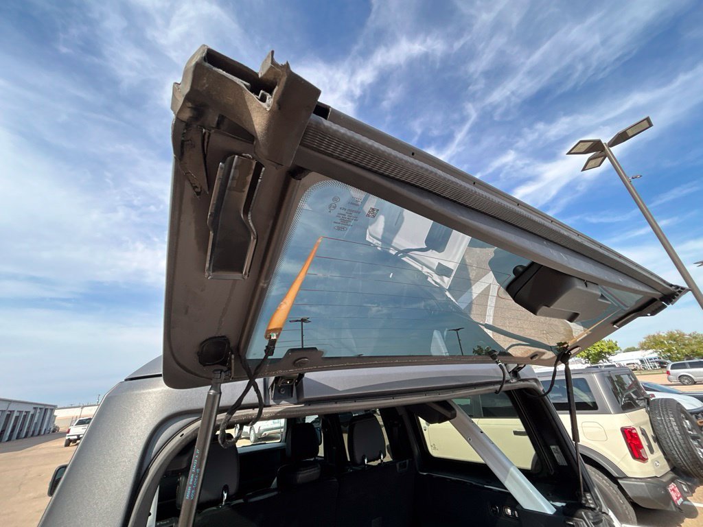Used 2023 Oxford White Ford Badlands image 12