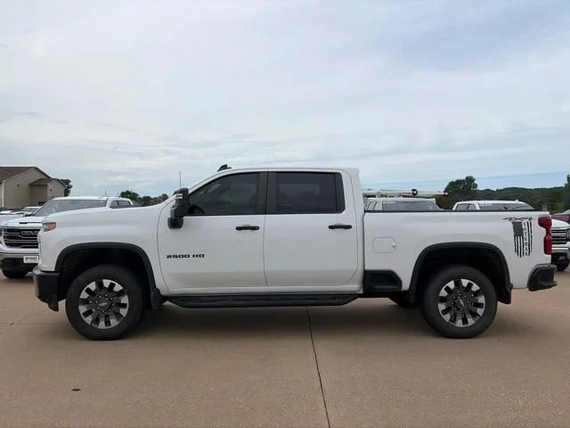 Used 2021 Summit White Chevrolet Custom image 7