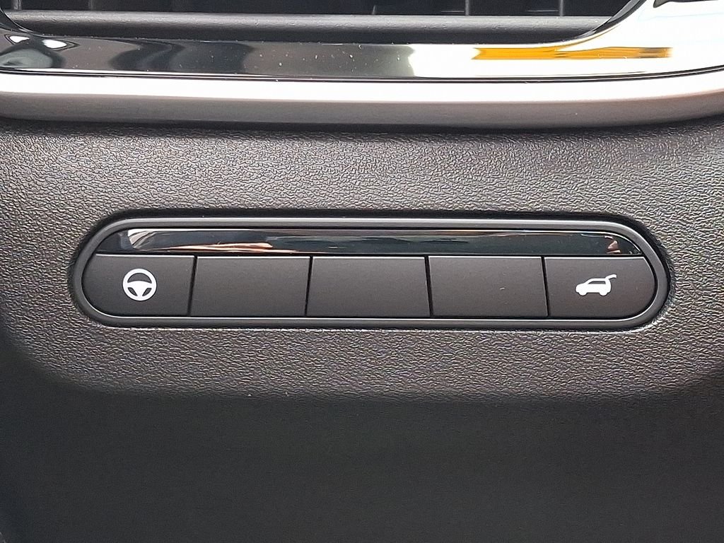 Used 2026 Gray INFINITI LUXE image 25