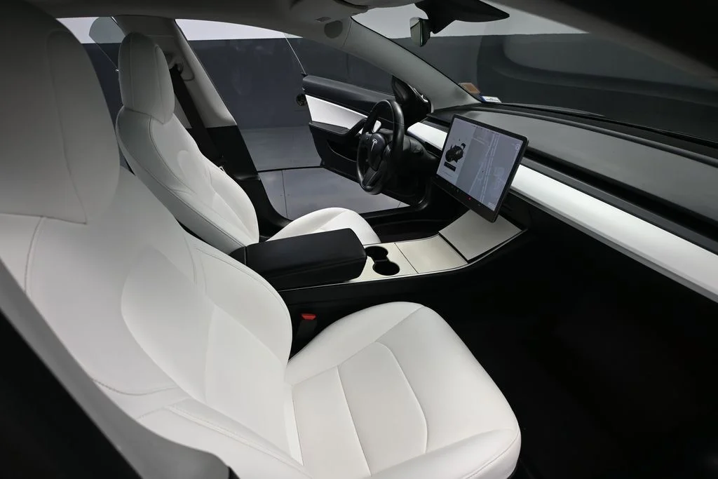 Used 2018 Black Tesla Long Range image 45