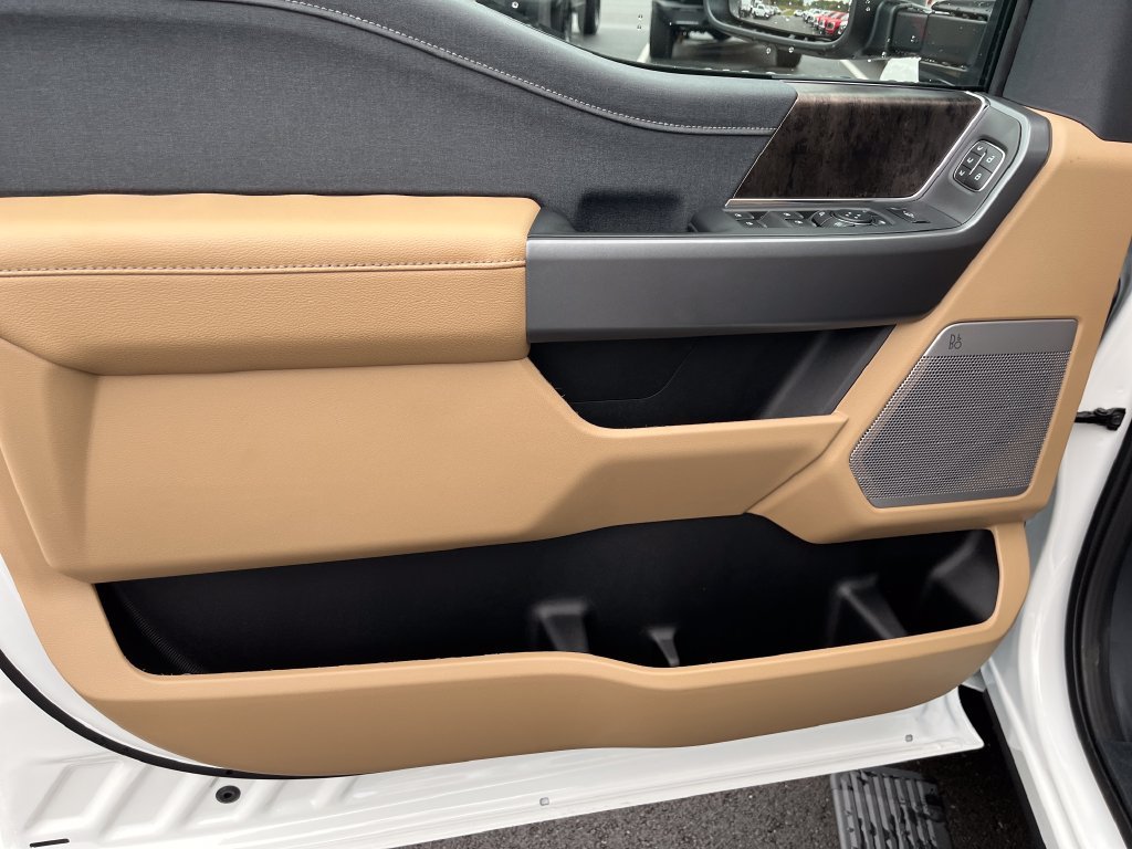 New 2027 Star White Metallic Tri-Coat Ford F-250® Lariat® image 12