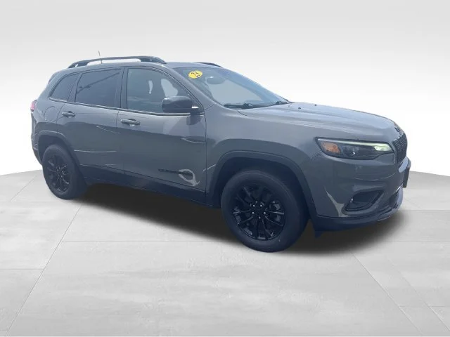 Used 2023 Gray Jeep Altitude Lux 4x4 image 8