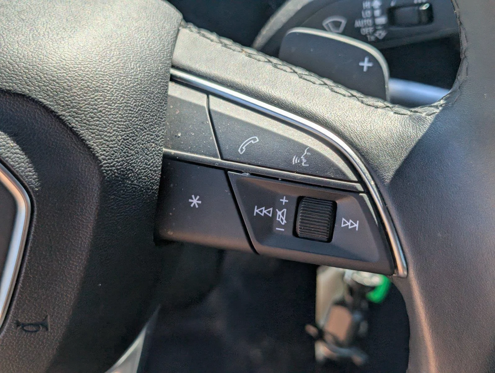 Used 2025  Audi S line Premium image 28