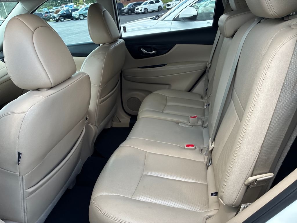 Used 2017 White Nissan SL image 16