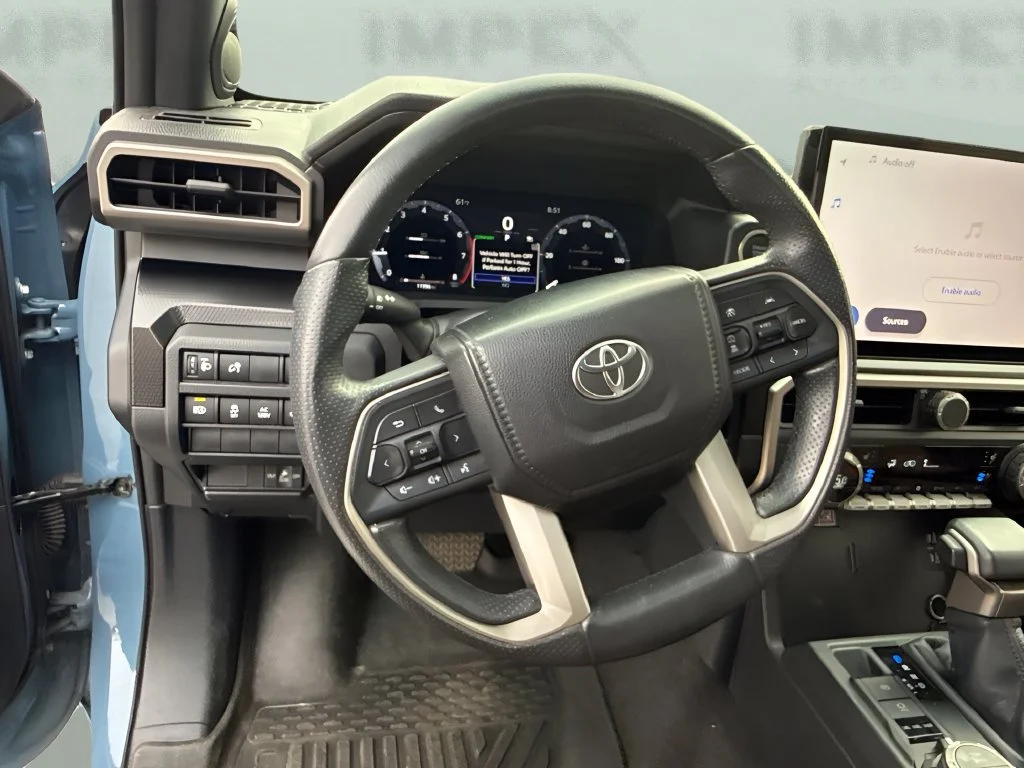 Used 2025  Toyota SR5 image 12