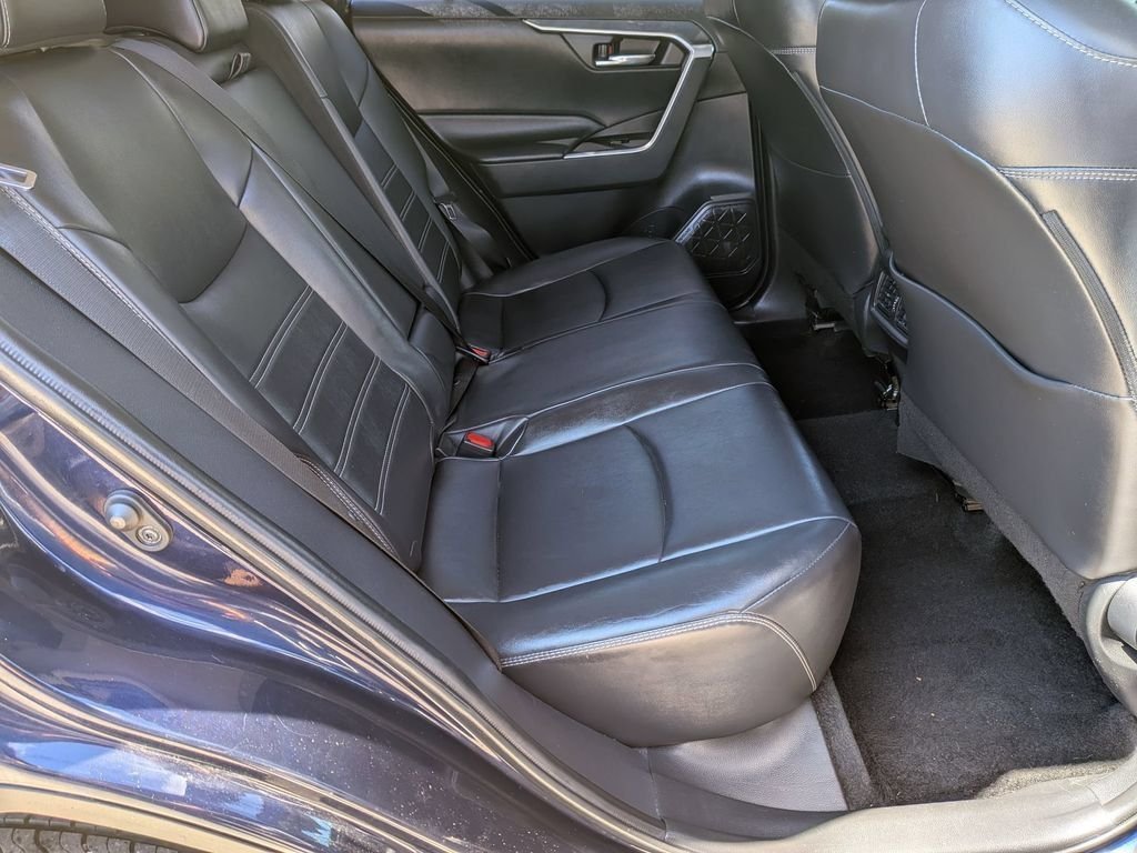 Used 2020 Blue Toyota XLE Premium image 18