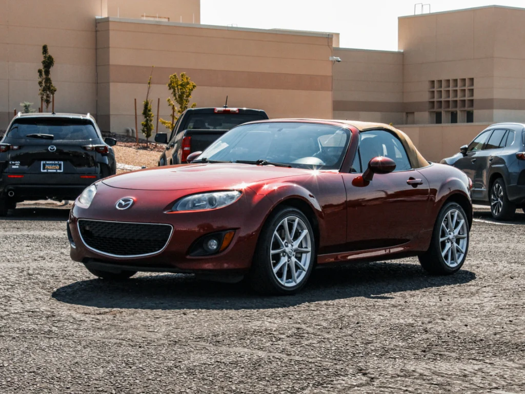 Used 2010 RED Mazda  image 1
