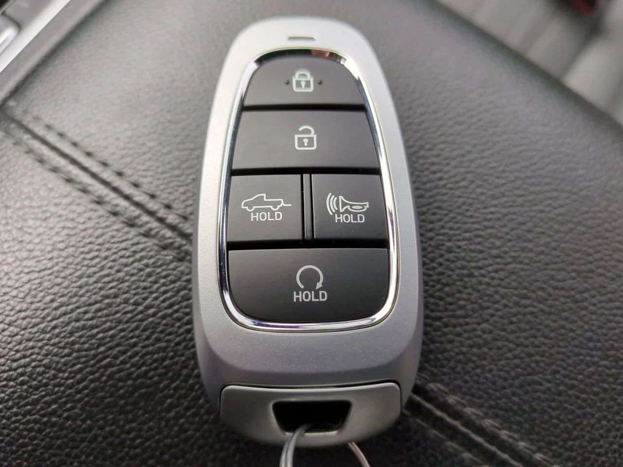 Used 2022 Hampton Gray Hyundai SEL image 28