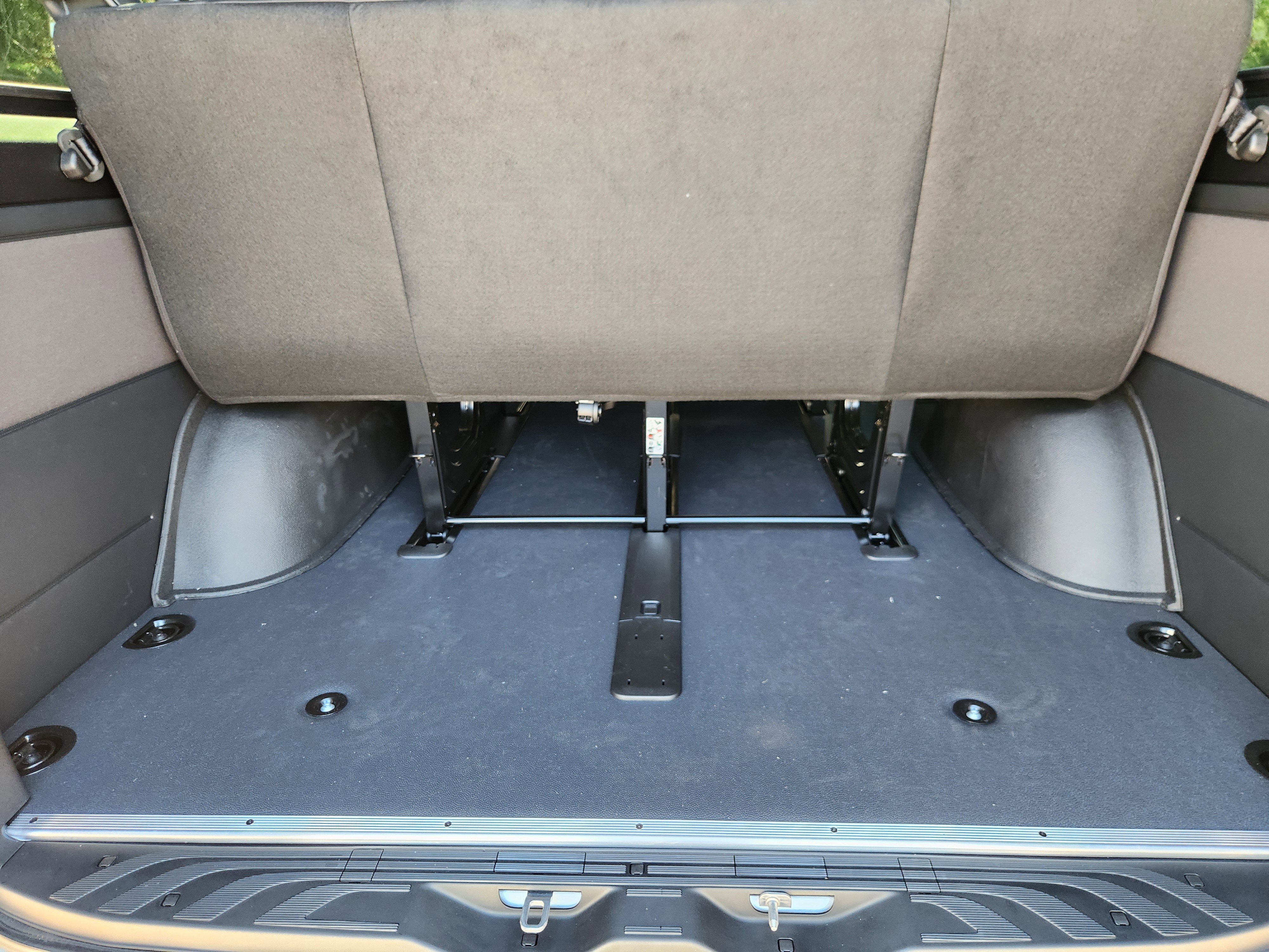 New 2025 High-tech silver metallic Mercedes-Benz Passenger 144 WB image 22
