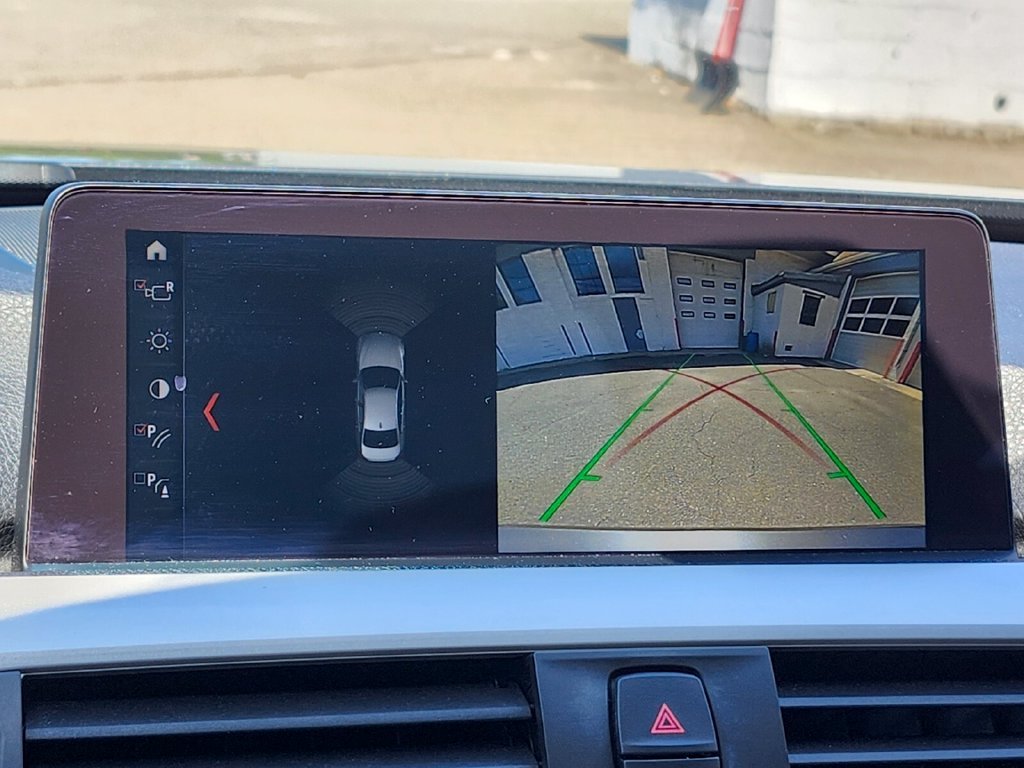 Used 2018 Gray BMW 320i xDrive image 22