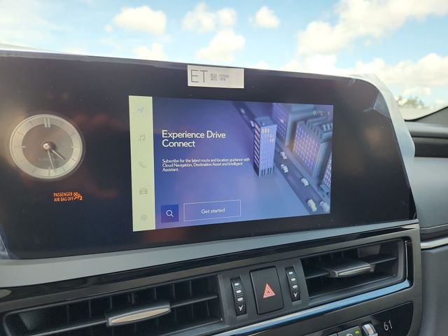 2025 Lexus ES 350 - Photo 18