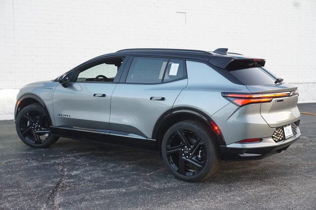 2026 Chevrolet Equinox EV RS - Photo 8