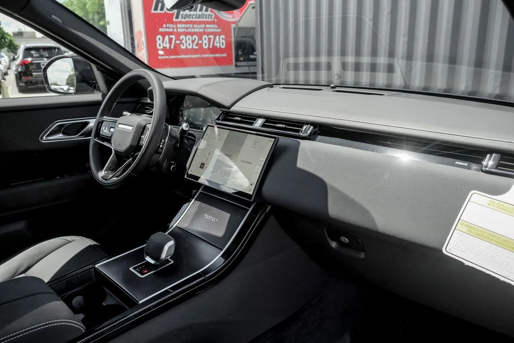 New 2026 Santorini Black Land Rover P250 Belgravia image 22