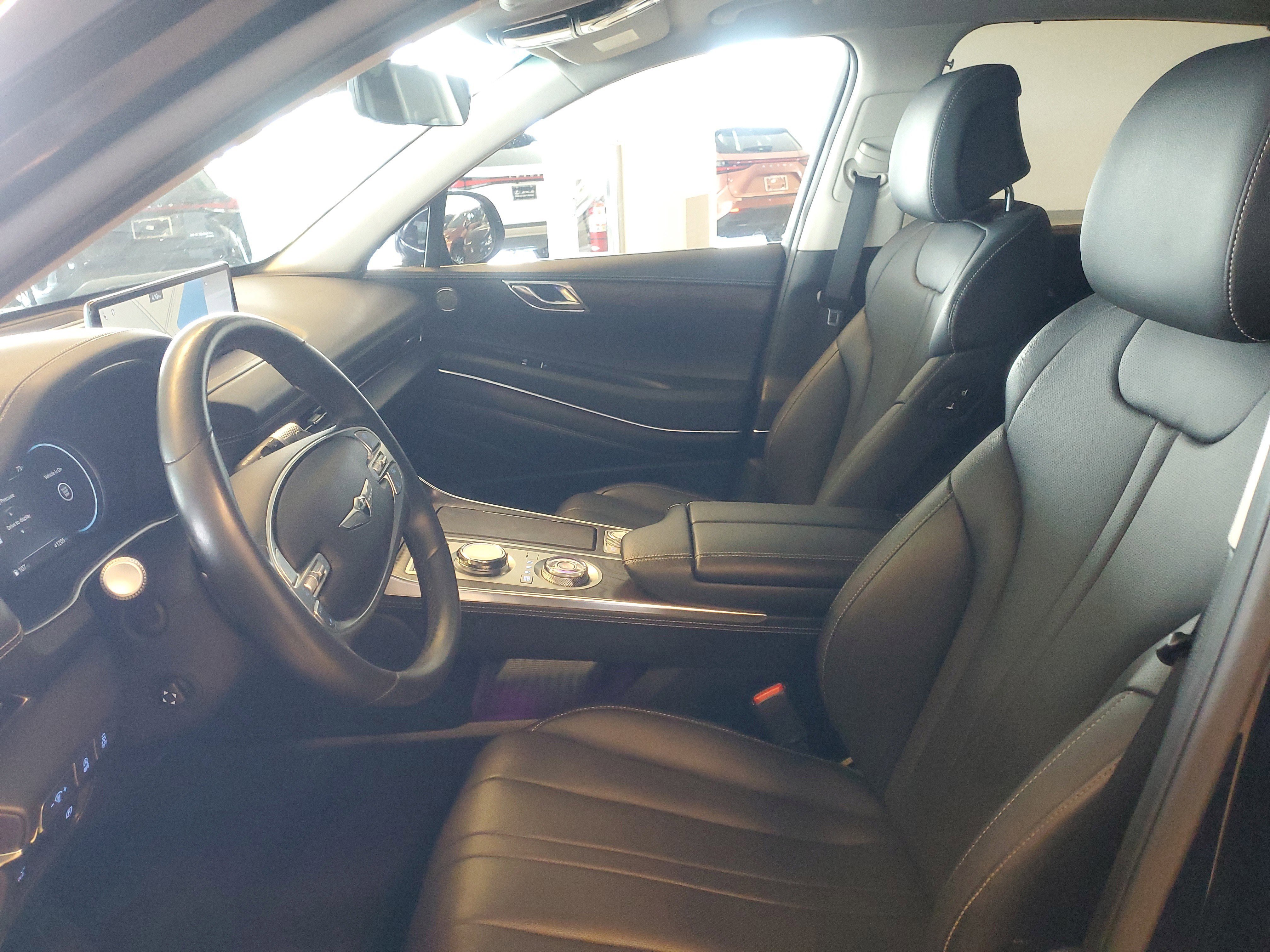 Used 2024 Capri Blue Genesis 2.5T image 19