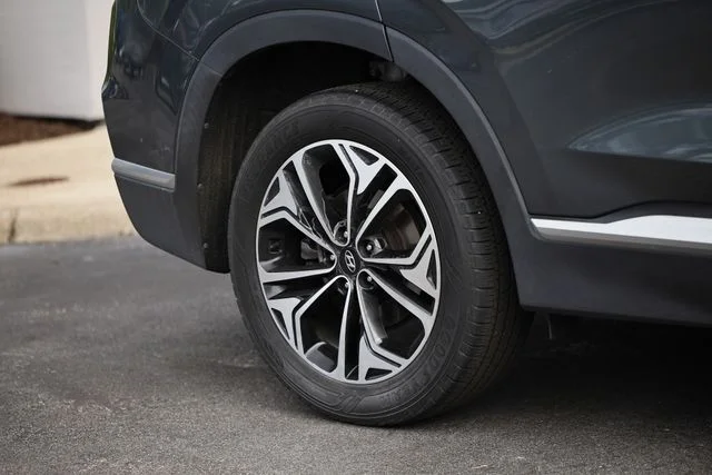 Used 2019 Rainforest Hyundai Limited image 6
