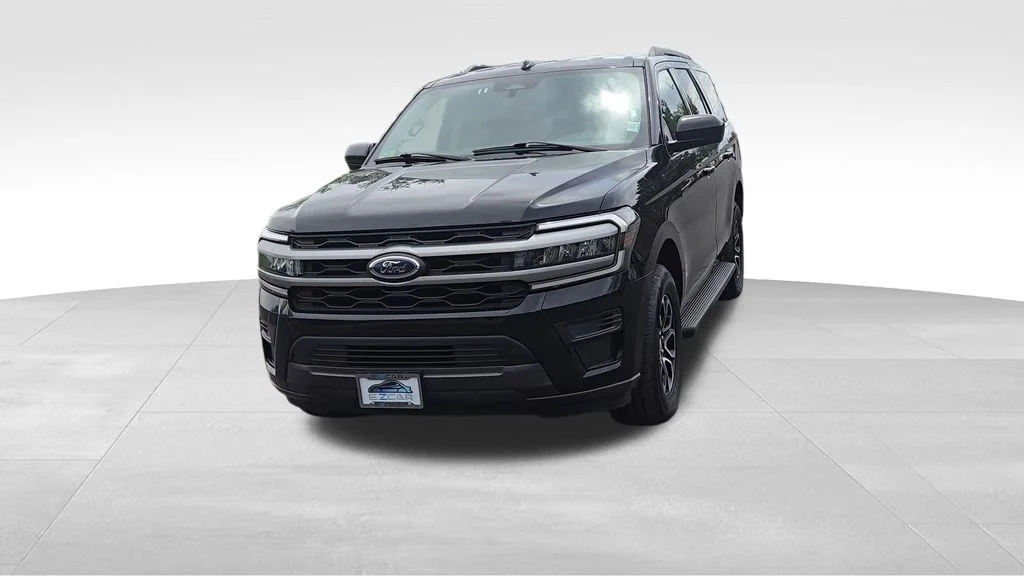 Used 2024 Black Ford XLT image 3