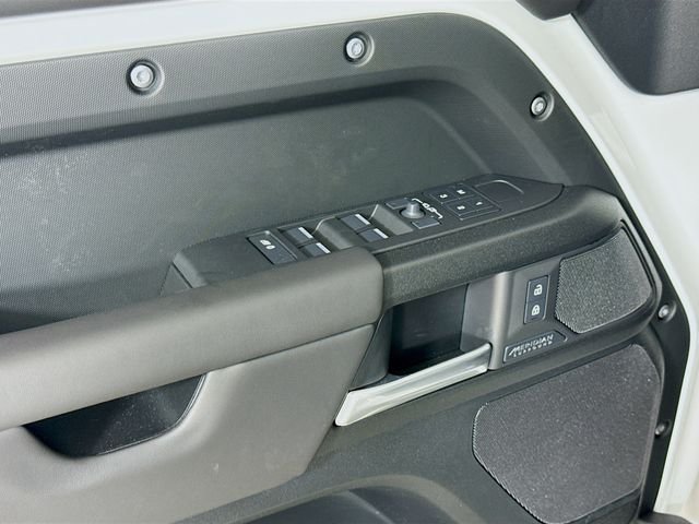 2026 Land Rover Defender V8 - Photo 20