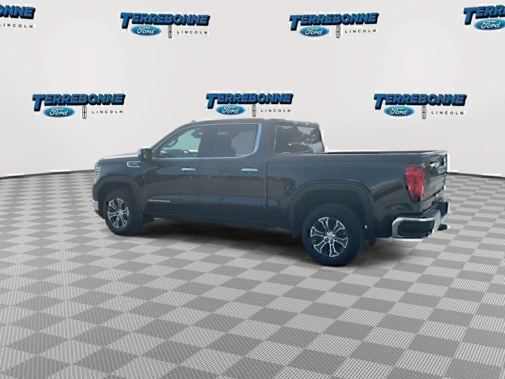 Used 2025 Onyx Black GMC SLT image 6