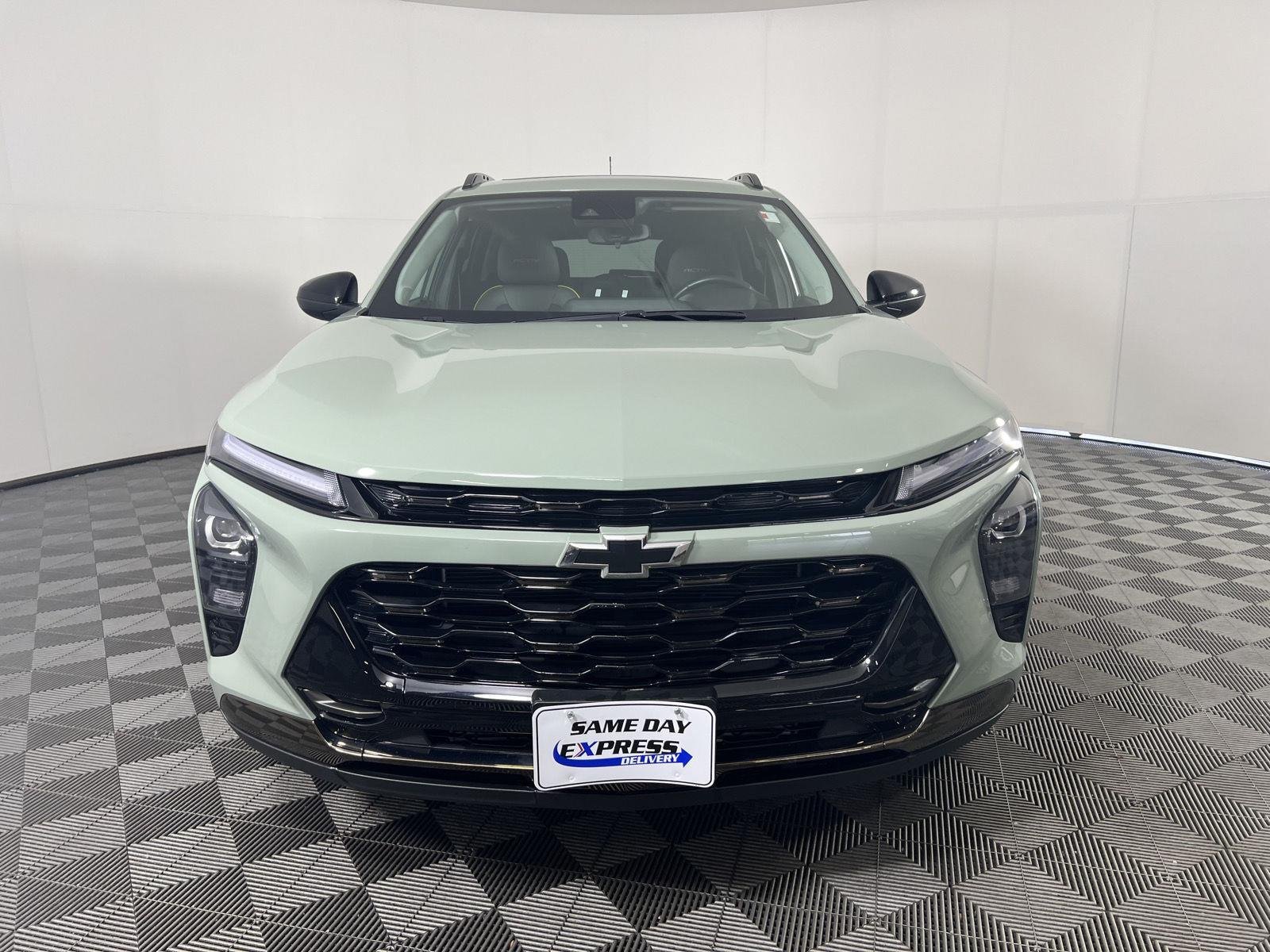 Used 2025 Cacti Green Chevrolet ACTIV image 28