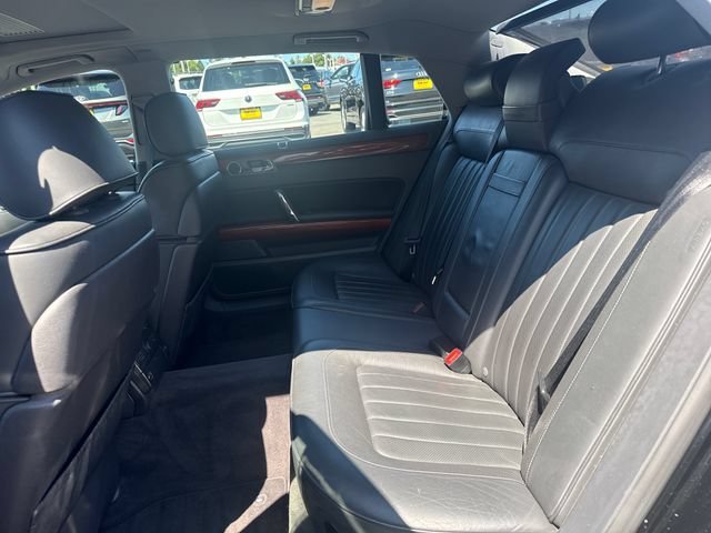 Used 2004 Black Volkswagen V8 image 15