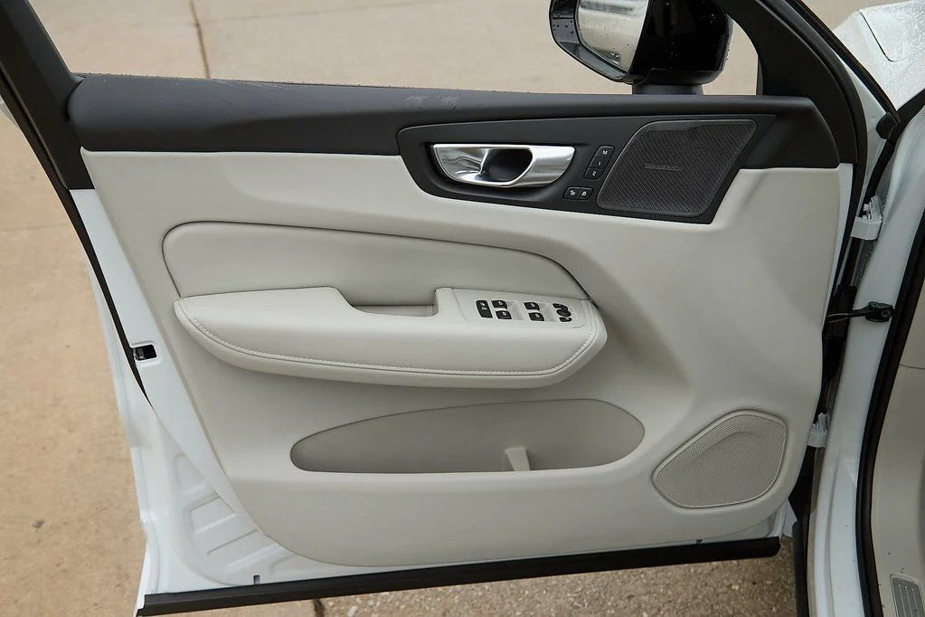 New 2026 Crystal White Volvo Ultra image 9