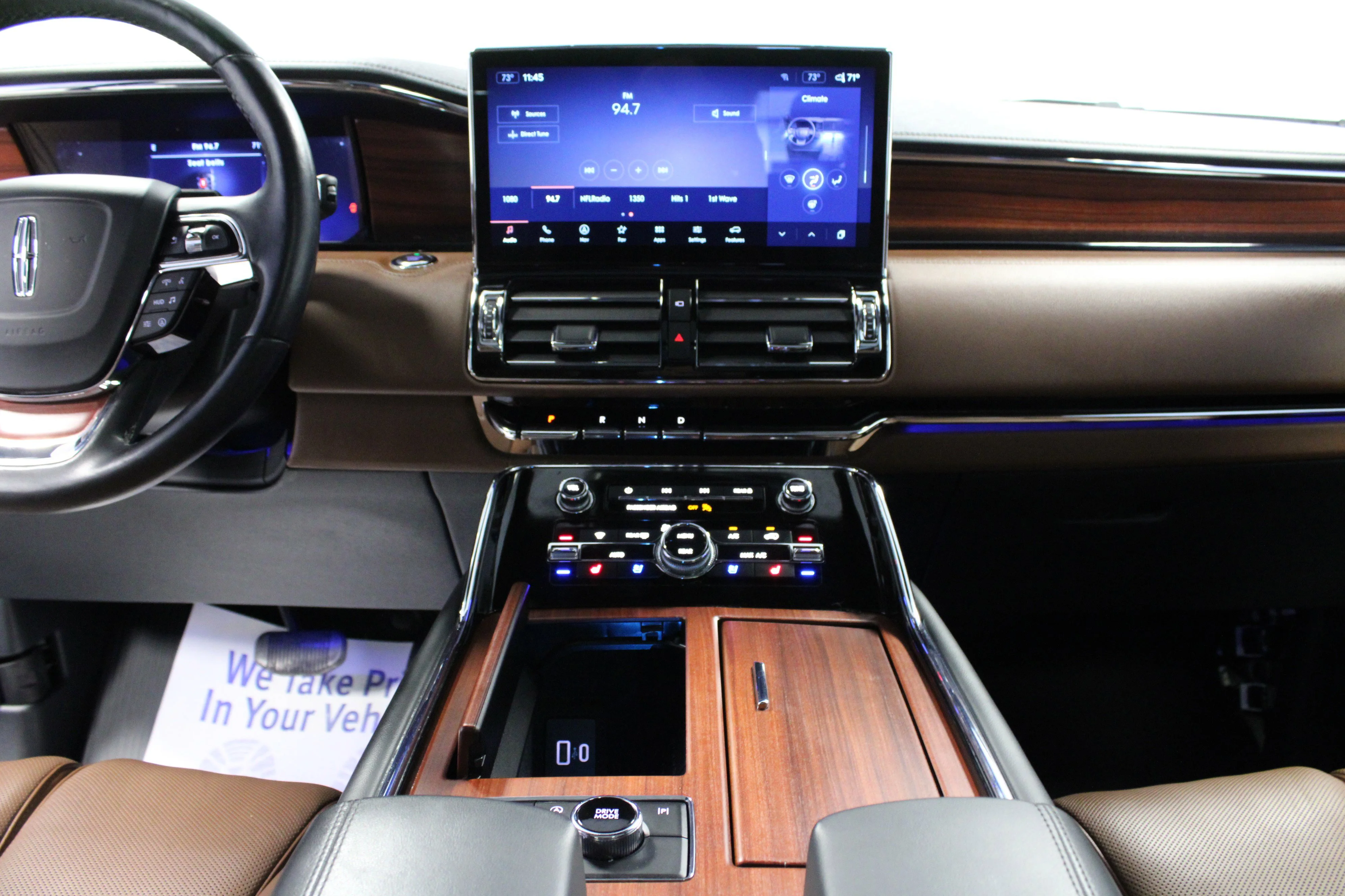 Used 2024 Ceramic Pearl Metallic Tri-Coat Lincoln Reserve image 19