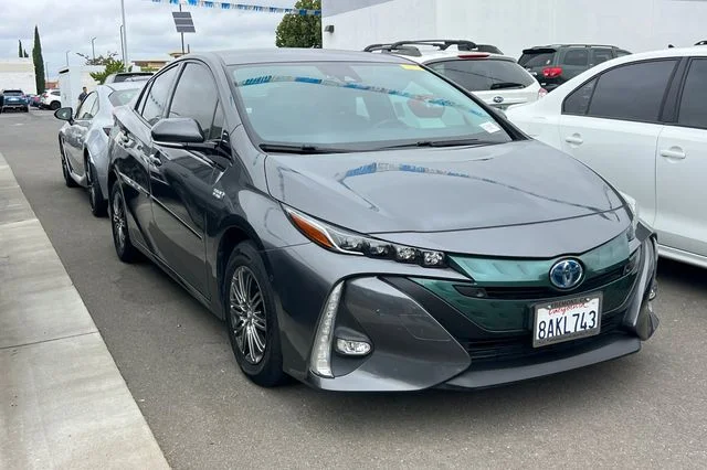 Used 2017 Gray Toyota Advanced image 5
