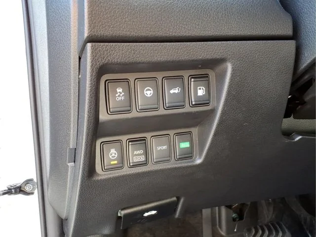 Used 2019 White Nissan SV image 18