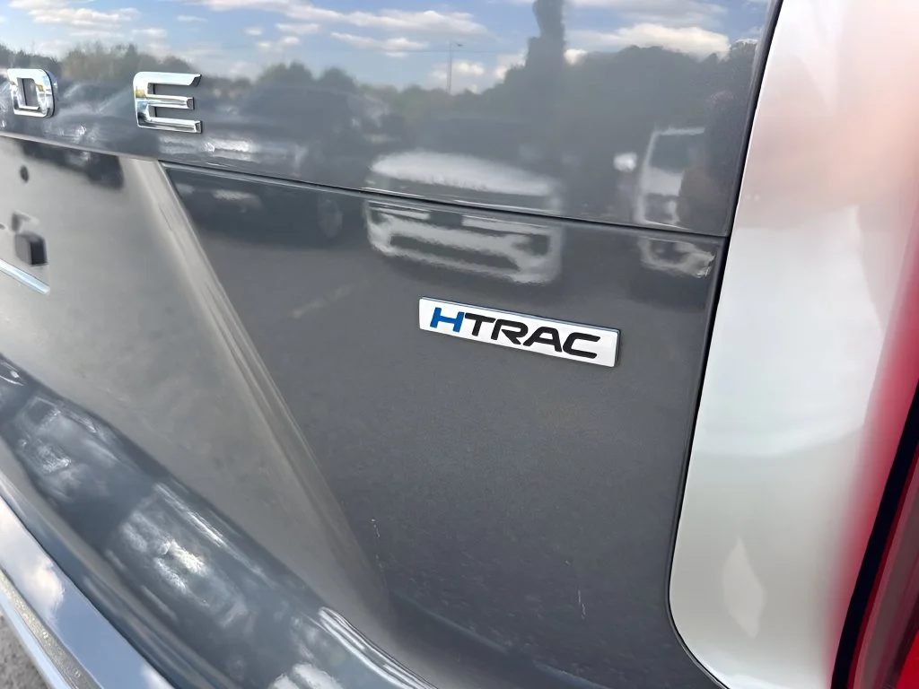 Used 2025 Gray Hyundai SEL image 5