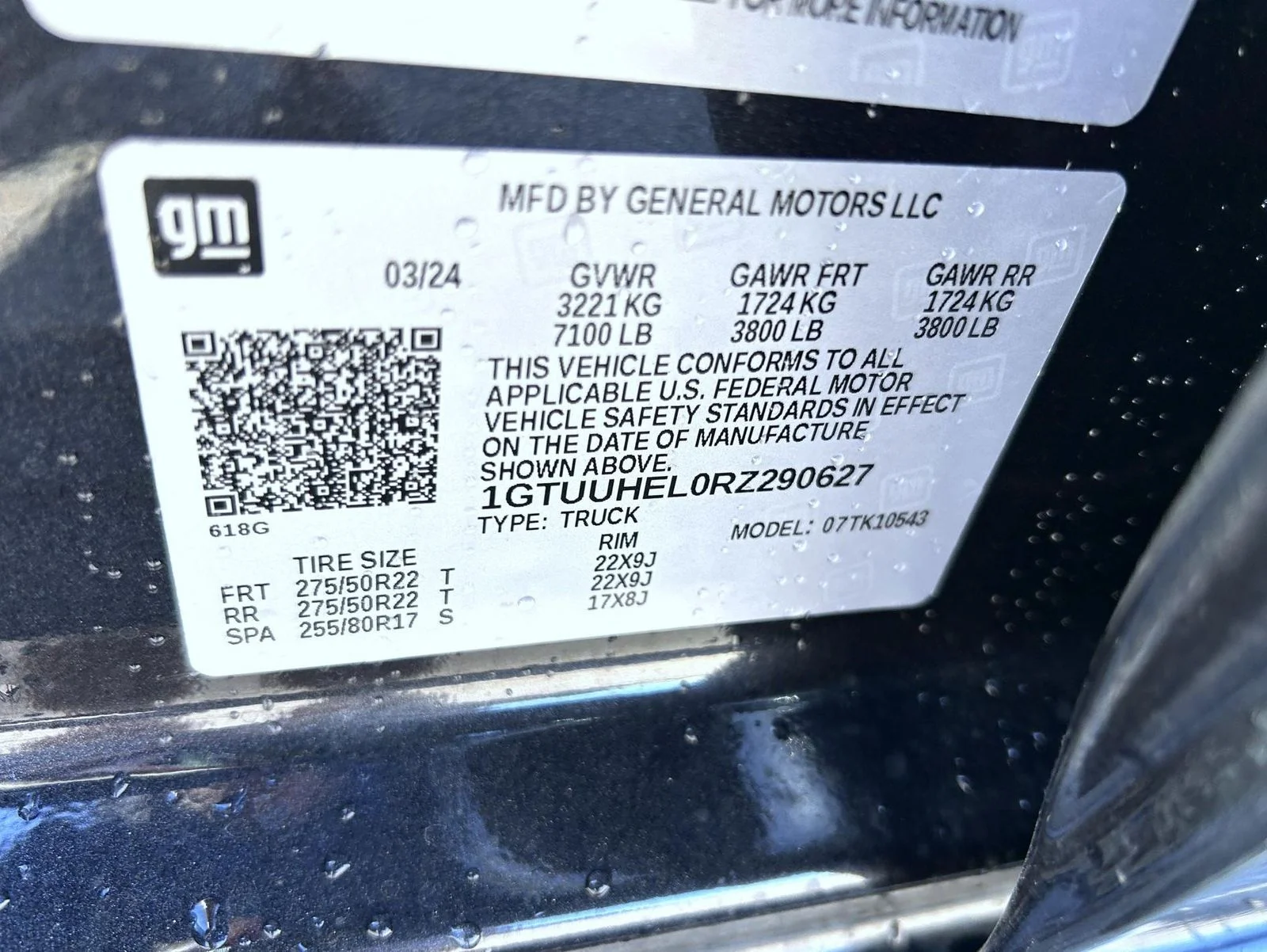 Used 2024 Silver GMC Denali Ultimate image 25