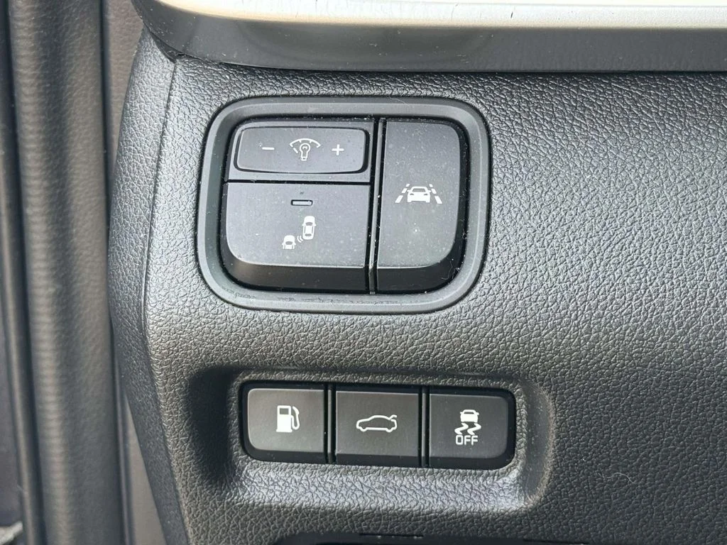 Used 2020 Gray Kia LX image 27