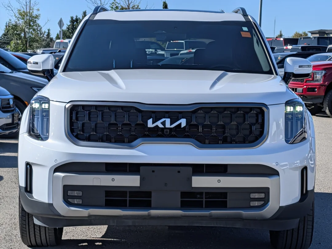 Used 2023 White Kia X-Line - - AWD - 3.8L V6 - 291 HP - 7 Passenger - Adaptive Cruise - Blind Spot & More! image 3