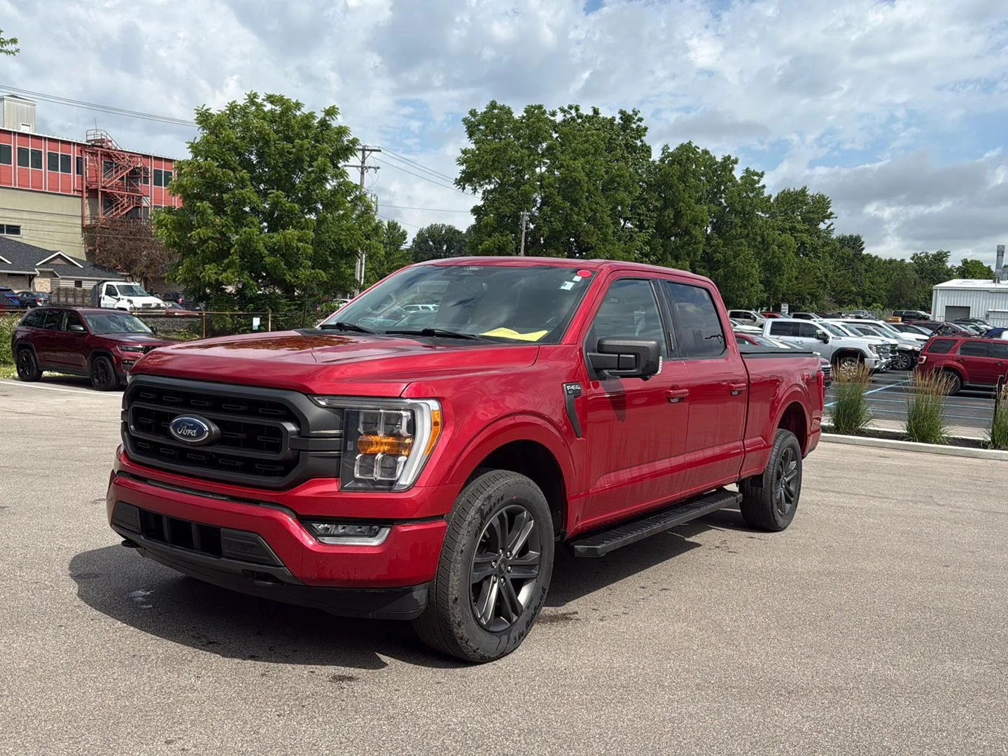 Used 2022 Rapid Red Metallic Tinted Clearcoat Ford XLT image 7