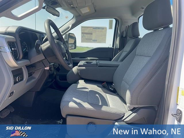 New 2026 Oxford White Ford F-250® XL image 25