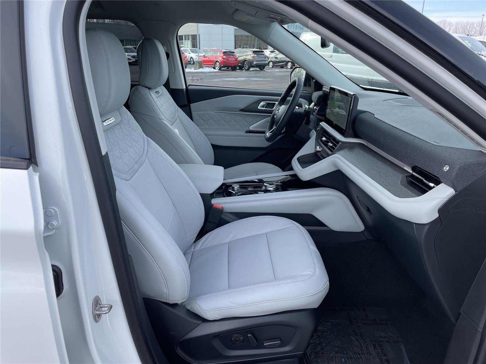 New 2026 Star White Metallic Tri-Coat Ford Platinum™ image 91