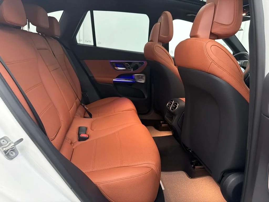 New 2027 White Mercedes-Benz GLC 300 image 26
