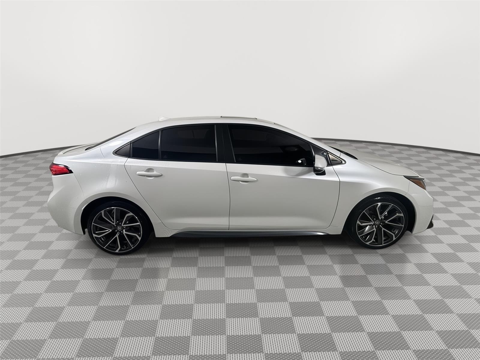 Certified Used 2022 Wind Chill Pearl Toyota SE image 16