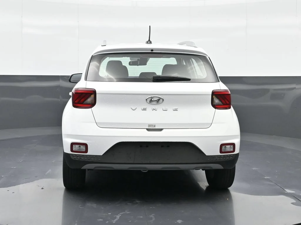 Used 2024 White Hyundai SEL image 7