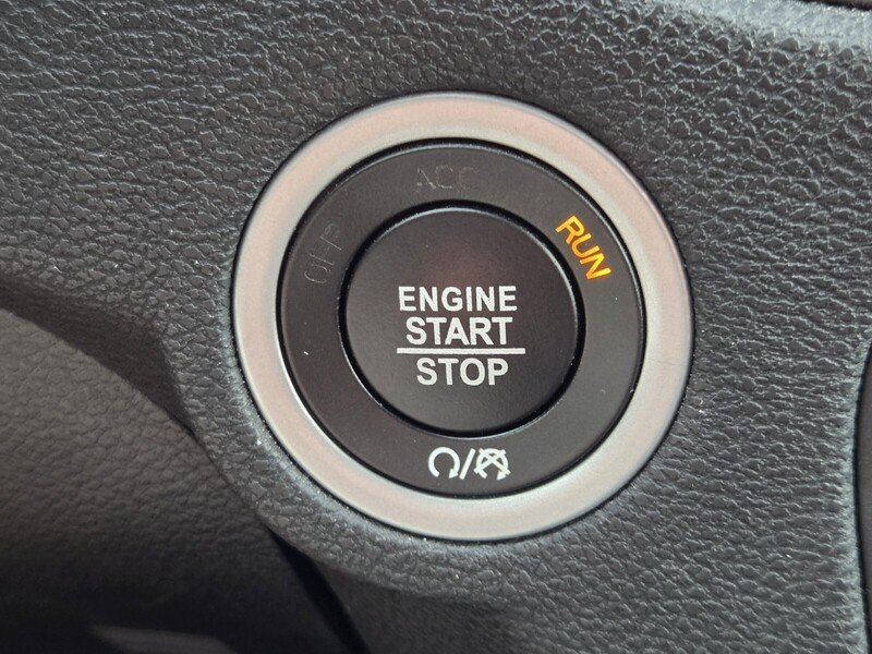 Certified Used 2023 White DODGE SXT RWD image 28