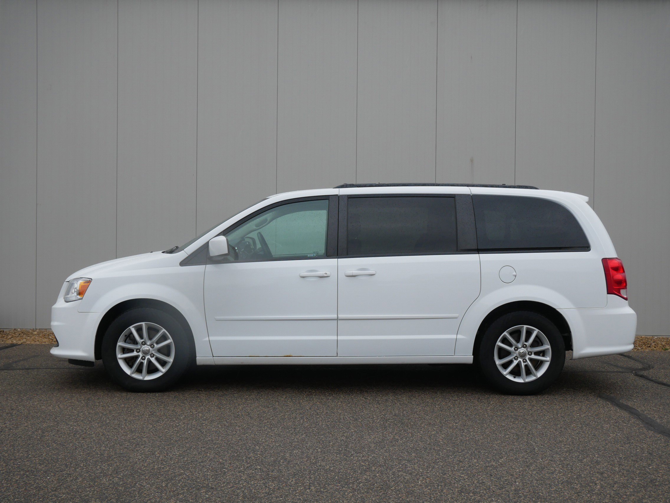 Used 2016 Dodge Grand Caravan SXT with VIN 2C4RDGCG9GR163713 for sale in Hastings, Minnesota
