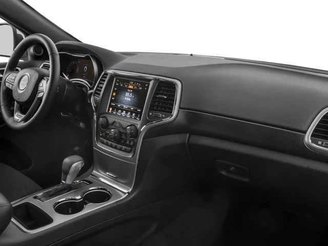 Used 2017 Diamond Black Crystal Pearlcoat Jeep Laredo image 19