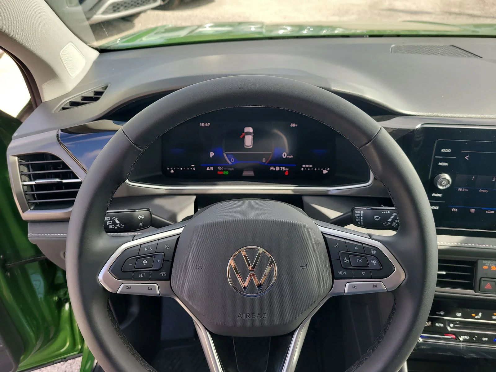New 2026 Bright Moss Green W/Deep Black Roof Volkswagen 1.5T SE Black image 28